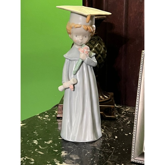 Vintage Graduation Figurine Graduate Girl Kinka Figurine High School Graduation - Picture 3 of 10